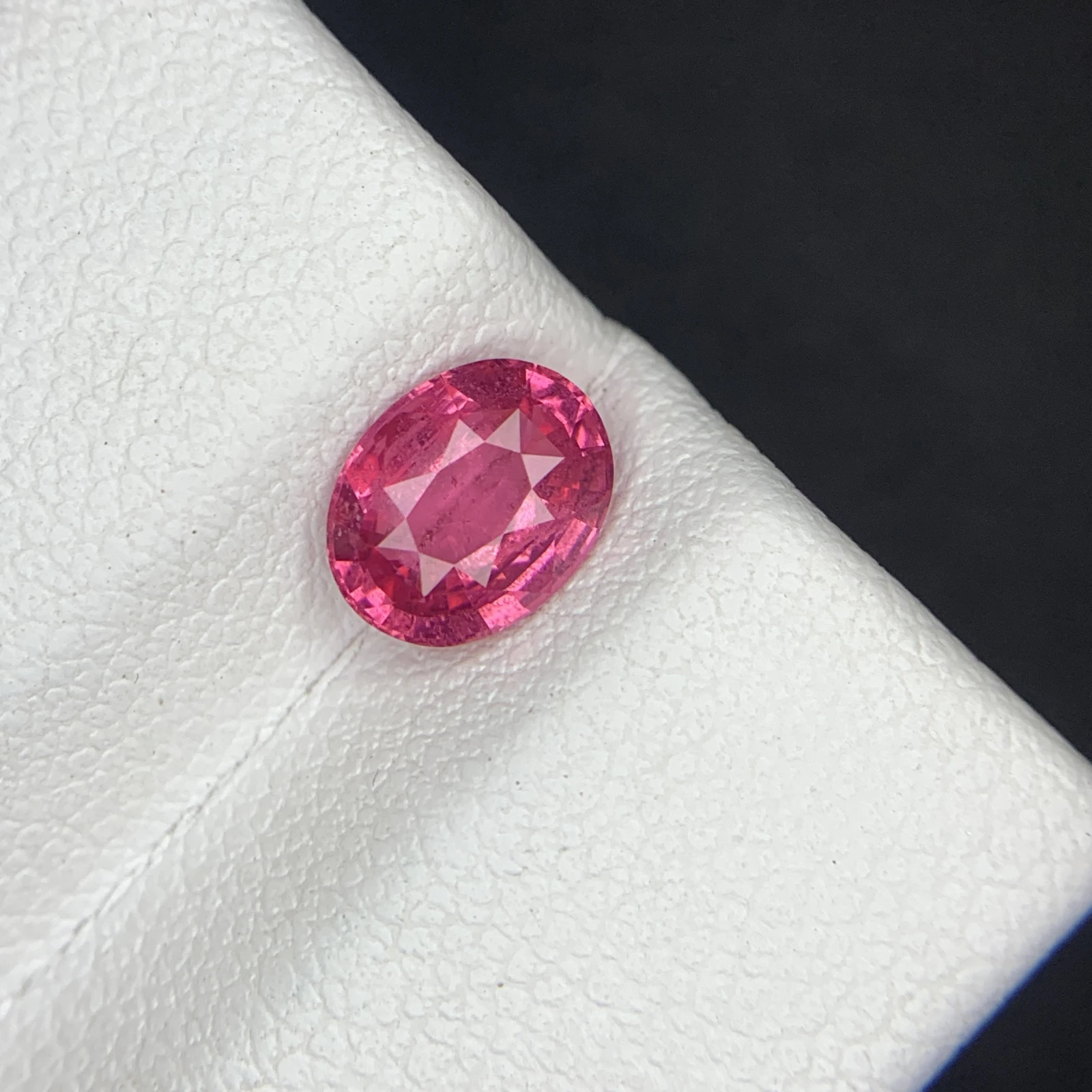 Natural Mahenge Spinel Vivid Pink 1.25 Carat Faceted Oval Shape Loose Gemstone — view 16